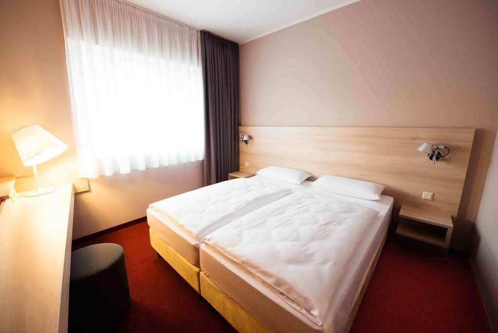 Serways Hotel Spessart Rohrbrunn エクステリア 写真